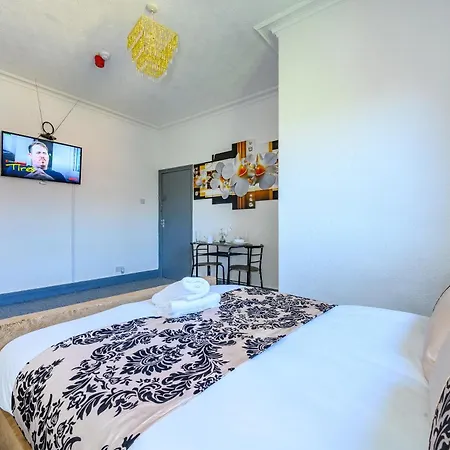 -re7h- For Your Relaxed & Cosy Free Parking * Leeds (West Yorkshire)