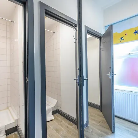 -re7h- For Your Relaxed & Cosy Free Parking * Leeds (West Yorkshire)