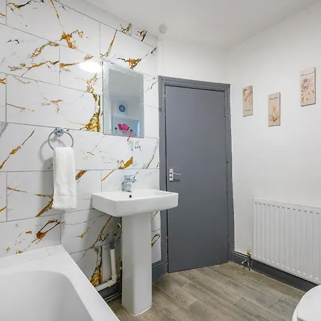 -re7h- For Your Relaxed & Cosy Free Parking Homestay *