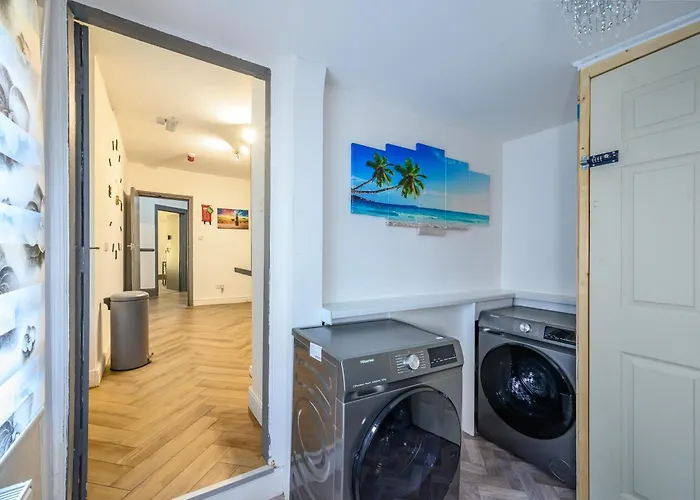 -re7h- For Your Relaxed & Cosy Free Parking Leeds (West Yorkshire)