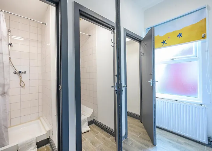 -re7h- For Your Relaxed & Cosy Free Parking * Leeds (West Yorkshire)